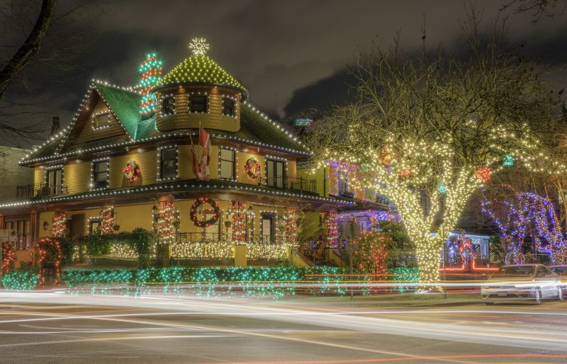 Holiday Lights Installation in Overland Park, KS